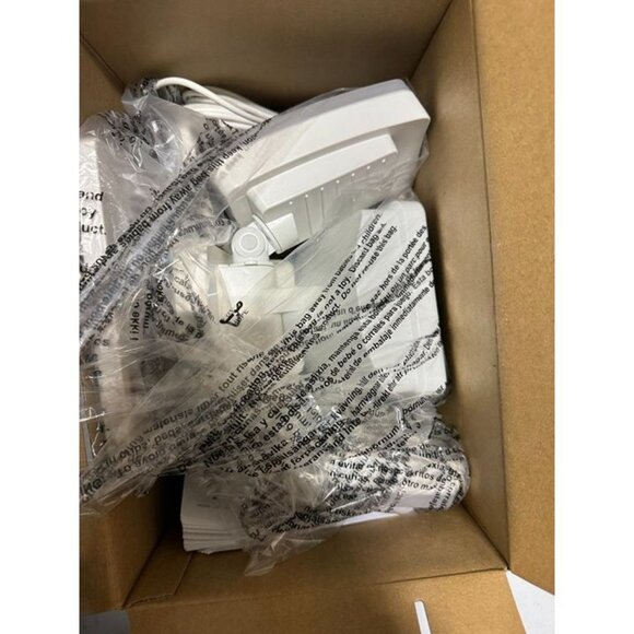 Lutec 2500 Lumen LED Motion Activated Solar Security Light White - Picture 5 of 6